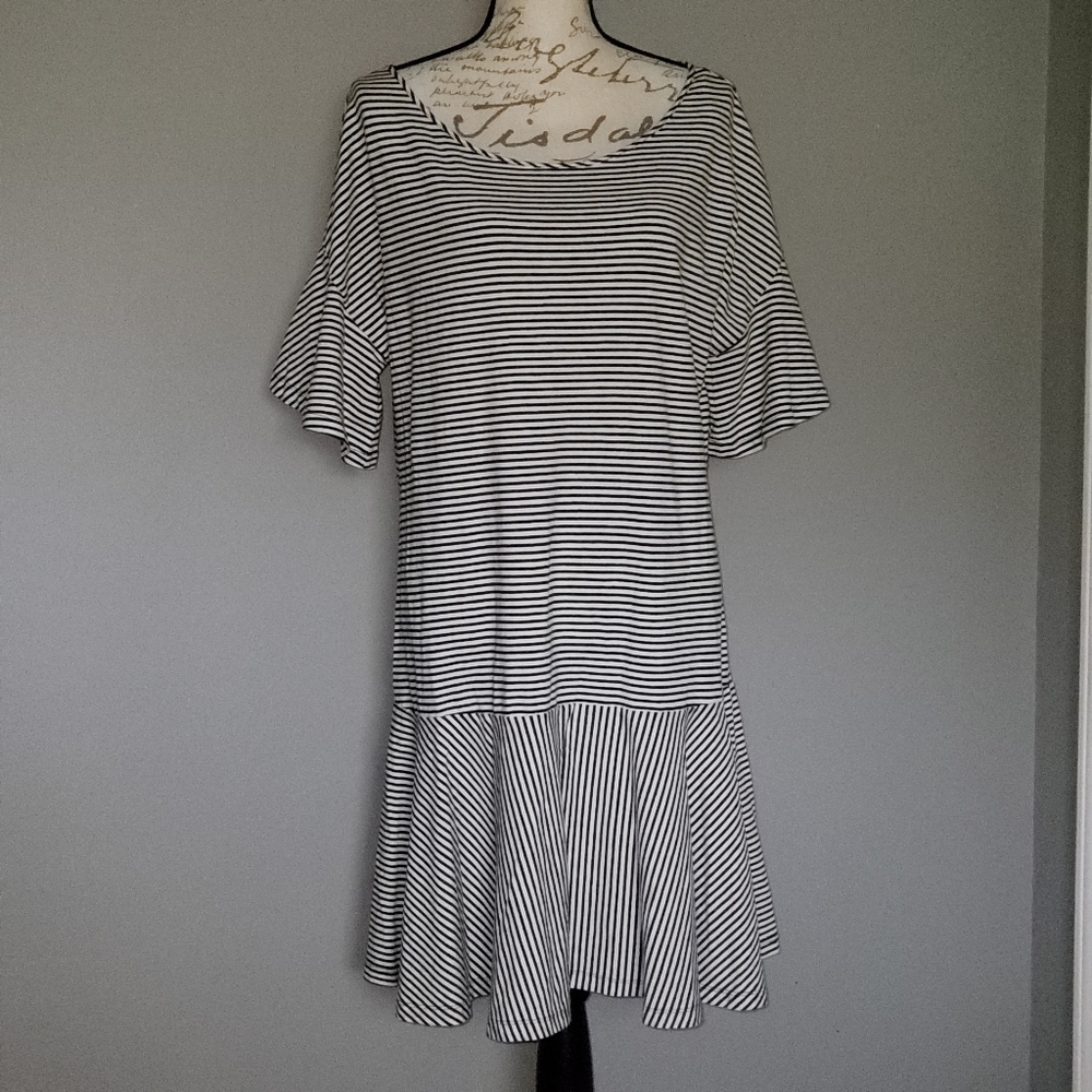 NWT♡ VINEYARD VINES FLUTTER SLEEVE FLOUNCE DRESS